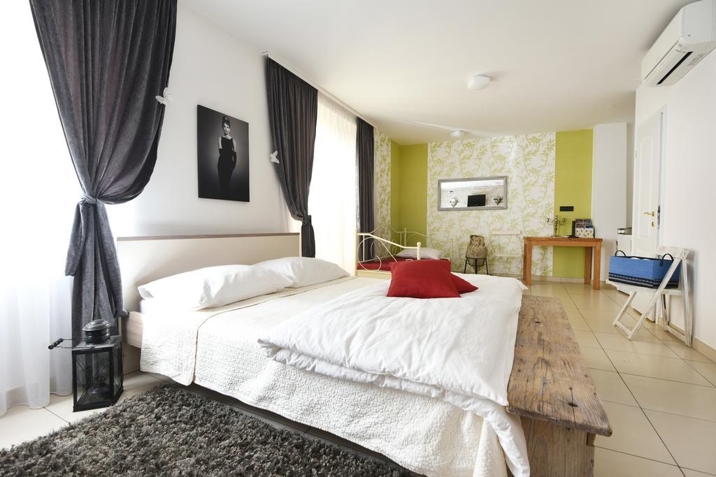 Apartments Kokolo Σίμπενικ Δωμάτιο φωτογραφία