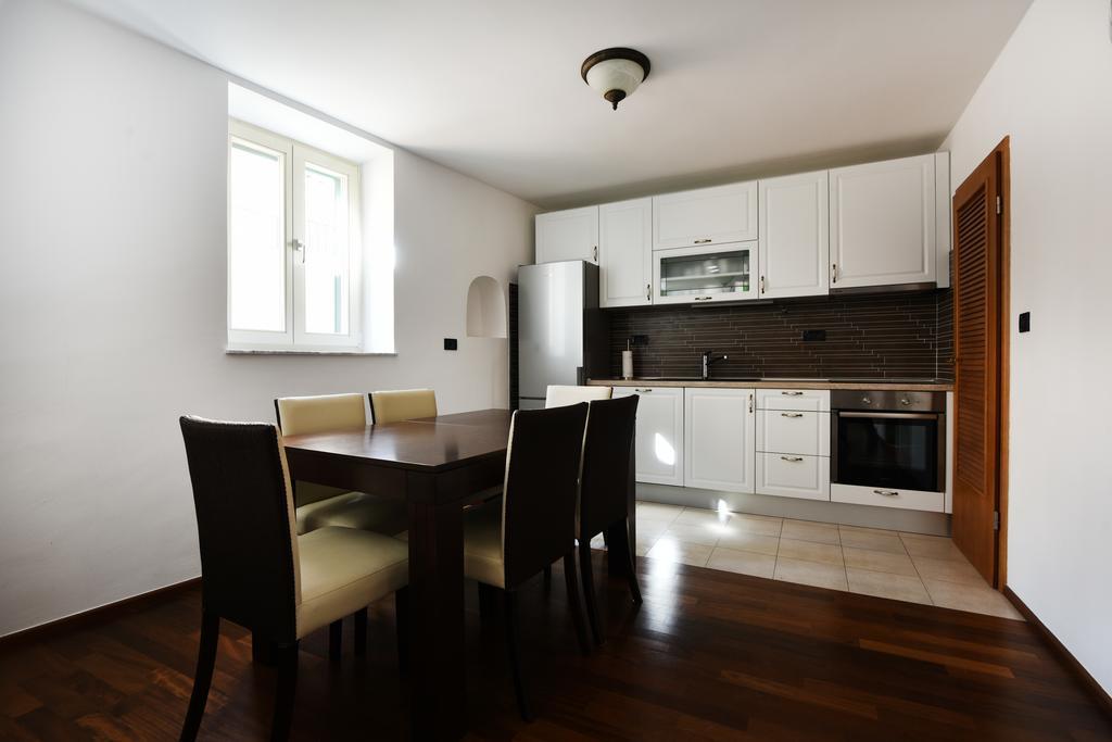 Apartments Kokolo Σίμπενικ Δωμάτιο φωτογραφία