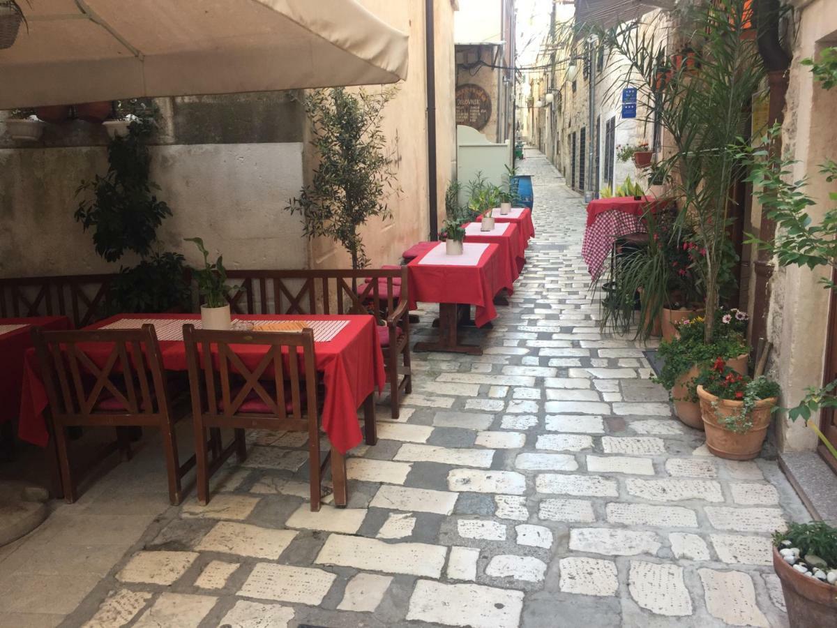 Apartments Kokolo Σίμπενικ Εξωτερικό φωτογραφία